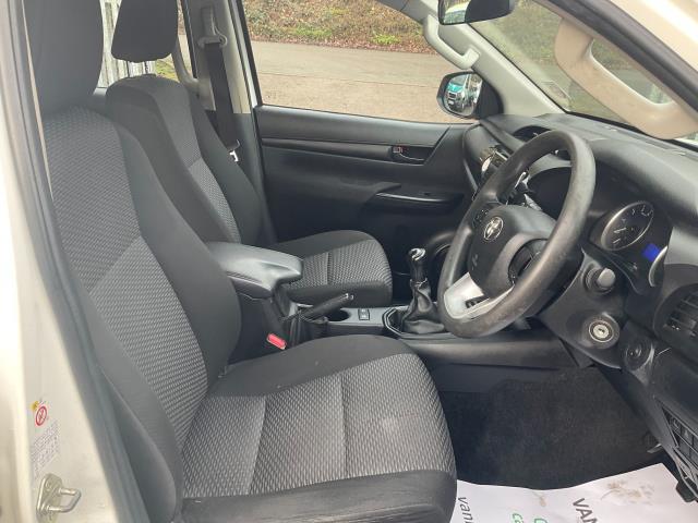 2019 Toyota Hilux Active D/Cab Pick Up 2.4 D-4D (MV69YCX) Image 16