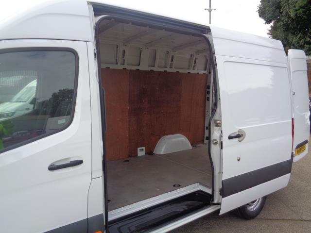 2019 Mercedes-Benz Sprinter 3.5T H2 L2 RWD Van  (NH19WVE) Image 15