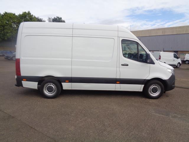 2019 Mercedes-Benz Sprinter 3.5T H2 L2 RWD Van  (NH19WVE) Image 3