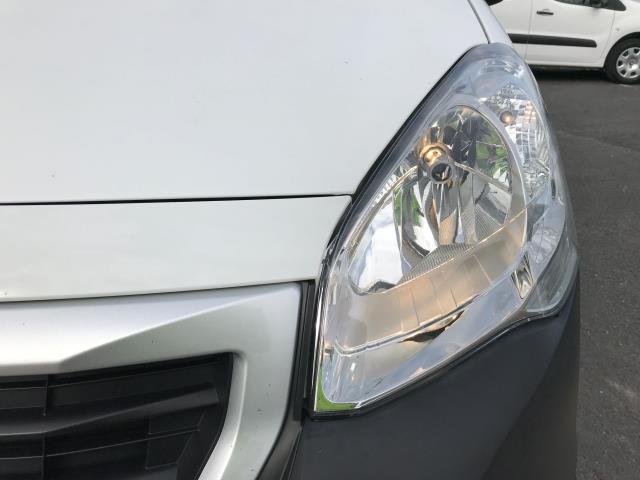 2018 Peugeot Partner L1 850 1.6BLUEHDI 100PS PROFESSIONAL EURO 6 (NU18BYT) Image 31