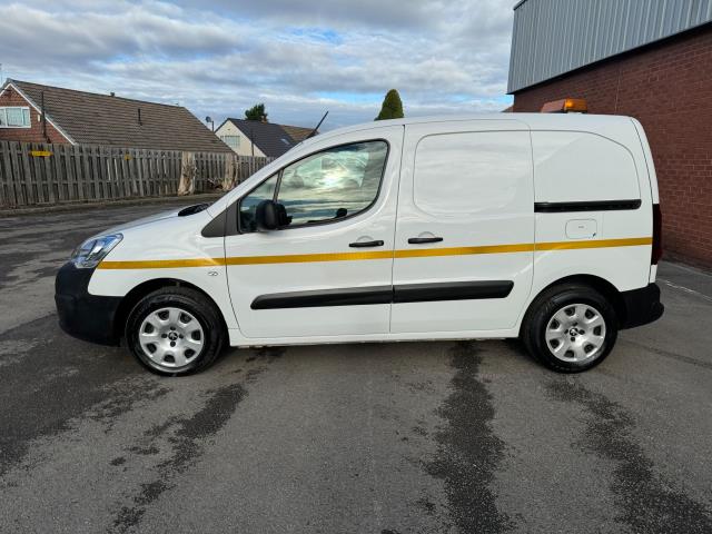 2018 Peugeot Partner 850 1.6 Bluehdi 100 Professional Van [Non Ss] Euro 6 (NU18FDN) Image 4