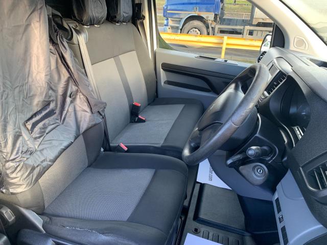 2018 Peugeot Expert 1000 1.6 Bluehdi 95 S Van (NU18VUE) Thumbnail 14
