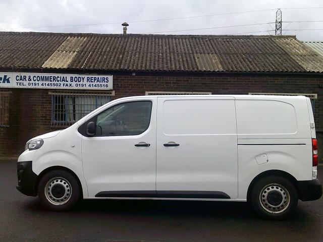 2018 Peugeot Expert 1000 1.6 Bluehdi 95 Professional Van (NU18VZY) Image 4
