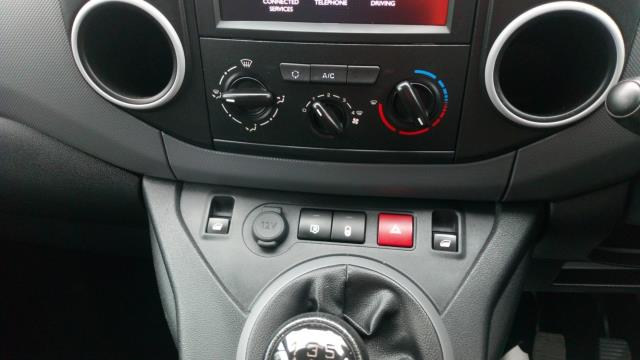 2018 Peugeot Partner 850 1.6 Bluehdi 100 Professional Van [Non Ss] (NU18XNO) Image 19