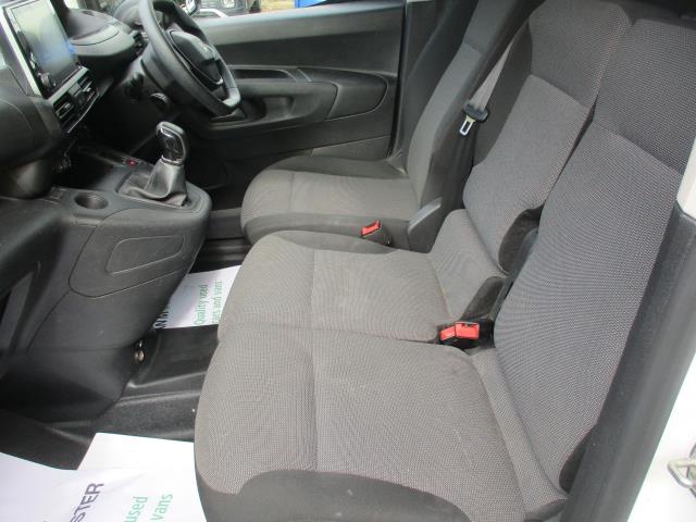 2020 Peugeot Partner 1000 1.5 Bluehdi 100 Professional Van (NU20EDF) Image 26