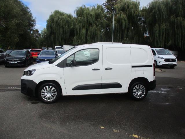 2020 Peugeot Partner 1000 1.5 Bluehdi 100 Professional Van (NU20EDF) Image 8