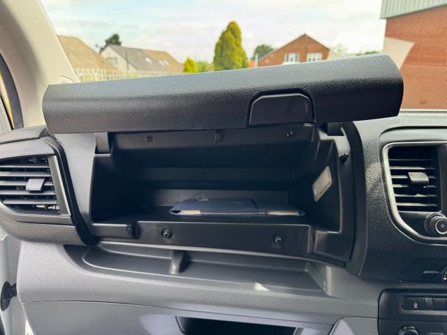 2020 Peugeot Expert L1 H1 1000 1.5 Bluehdi 100 Professional Van (NU20FJO) Image 38