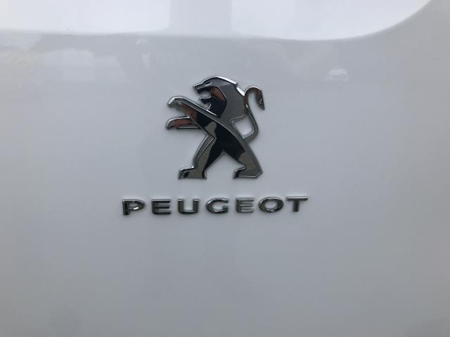 2020 Peugeot Partner 1000 1.5 Bluehdi 100 Professional Van (NU20GFV) Image 18