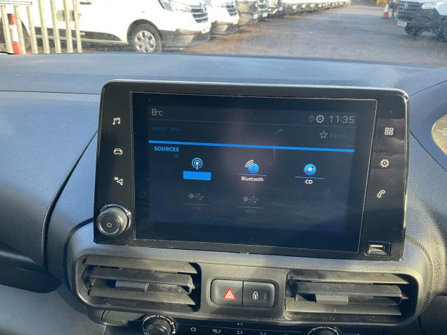 2020 Peugeot Partner 1000 1.5 Bluehdi 100 Professional Van (NU20GFX) Image 18