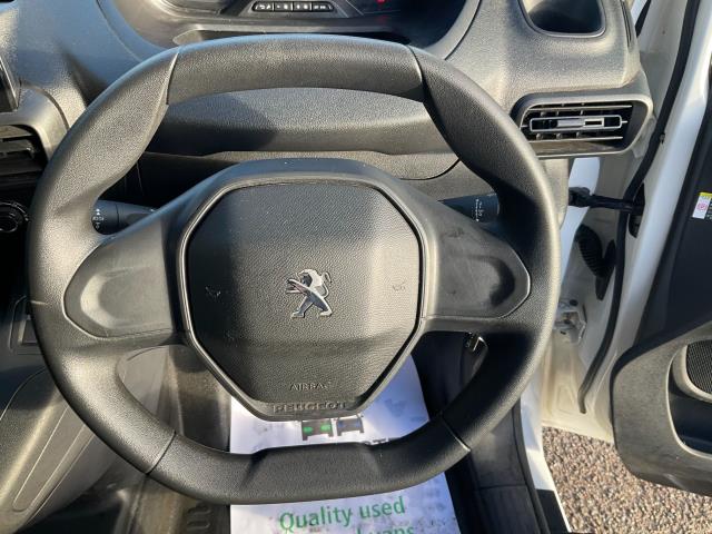 2020 Peugeot Partner 1000 1.5 Bluehdi 100 Professional Van (NU20GFX) Image 16