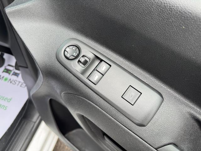 2020 Peugeot Partner 1000 1.5 Bluehdi 100 Professional Van (NU20GGO) Image 19