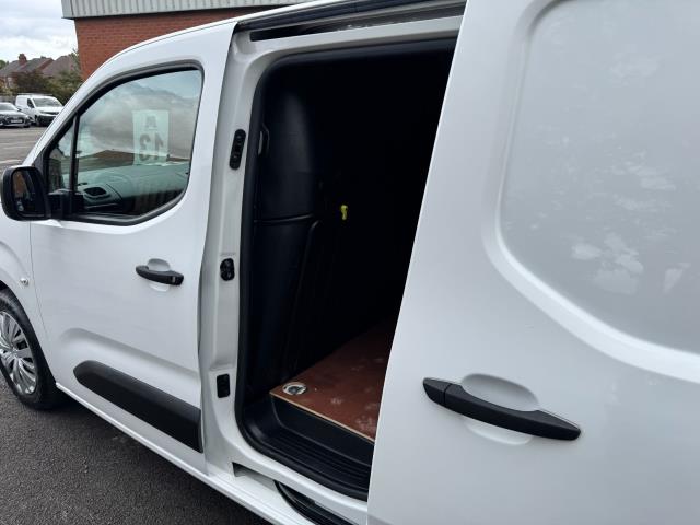 2020 Peugeot Partner 1000 1.5 Bluehdi 100 Professional Van (NU20GGO) Image 40
