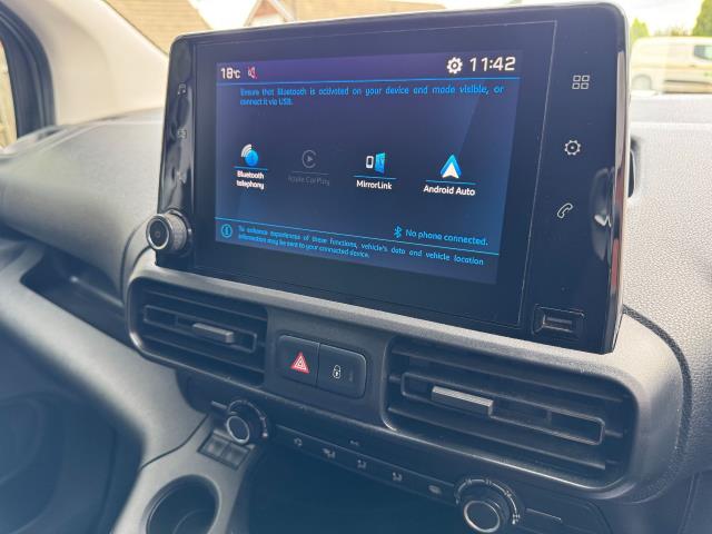2020 Peugeot Partner 1000 1.5 Bluehdi 100 Professional Van (NU20GGO) Image 24