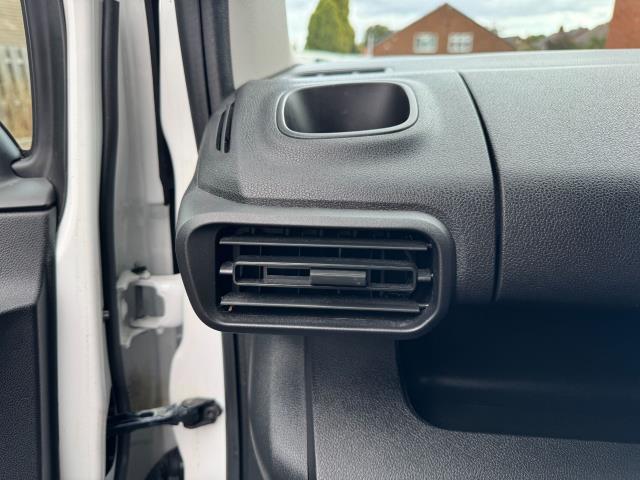 2020 Peugeot Partner 1000 1.5 Bluehdi 100 Professional Van (NU20GGO) Image 38