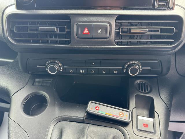 2020 Peugeot Partner 1000 1.5 Bluehdi 100 Professional Van (NU20GGO) Image 25