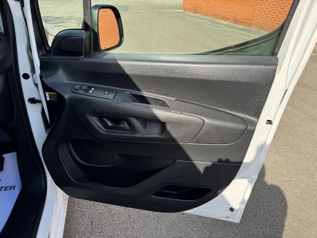 2020 Peugeot Partner 1000 1.5 Bluehdi 100 Professional Van EURO 6 (NU20GHY) Image 18