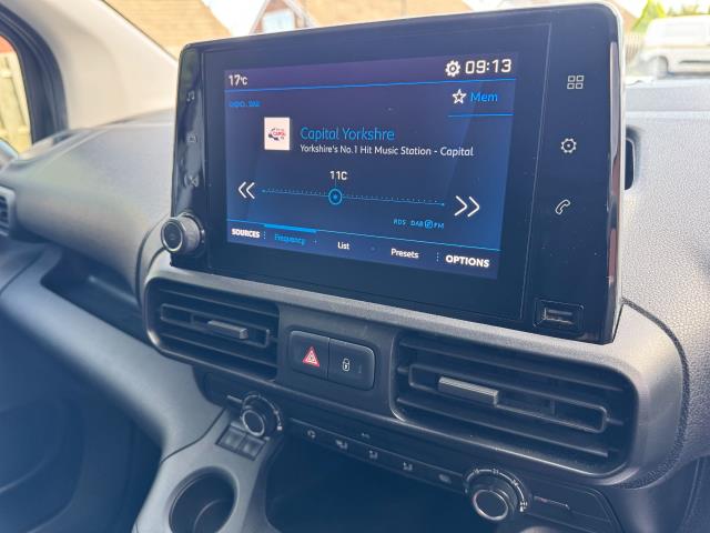 2020 Peugeot Partner 1000 1.5 Bluehdi 100 Professional Van EURO 6 (NU20GJX) Image 24
