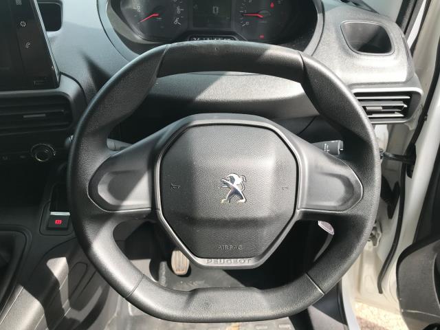 2020 Peugeot Partner L1 1000 1.5BLUE HDI 100PS PROFESSIONAL EURO 6 (NU20GKE) Image 17