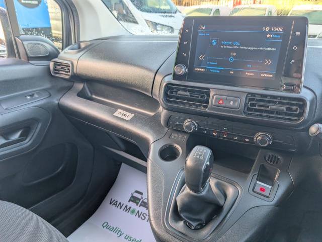 2020 Peugeot Partner 1000 1.5 Bluehdi 100 Professional Van (NU20JXF) Image 27