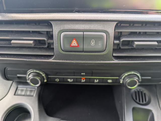 2020 Peugeot Partner 1000 1.5 Bluehdi 100 Professional Van (NU20JXJ) Image 28