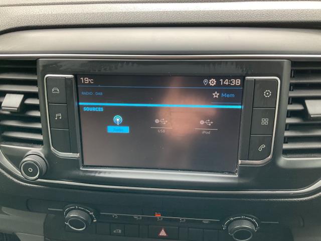 2020 Peugeot Expert 1000 1.5 Bluehdi 100 Professional Van (NU20KSF) Image 22