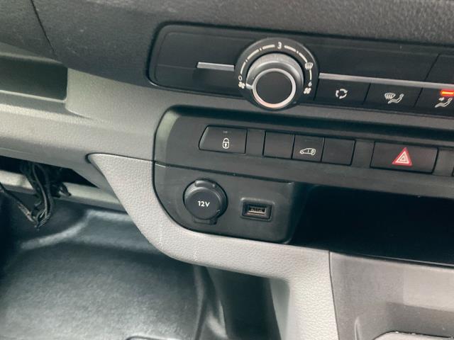 2020 Peugeot Expert 1000 1.5 Bluehdi 100 Professional Van (NU20KSF) Image 27