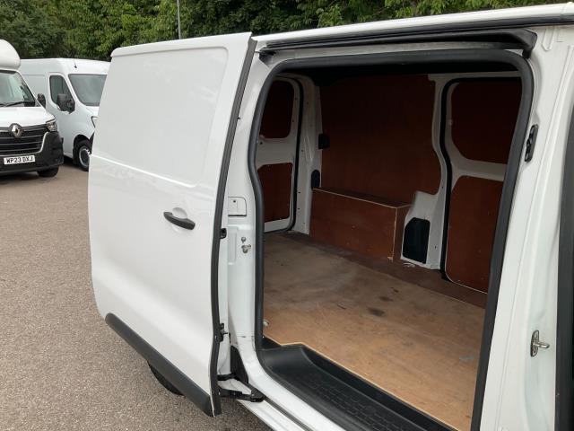2020 Peugeot Expert 1000 1.5 Bluehdi 100 Professional Van (NU20KSF) Image 16