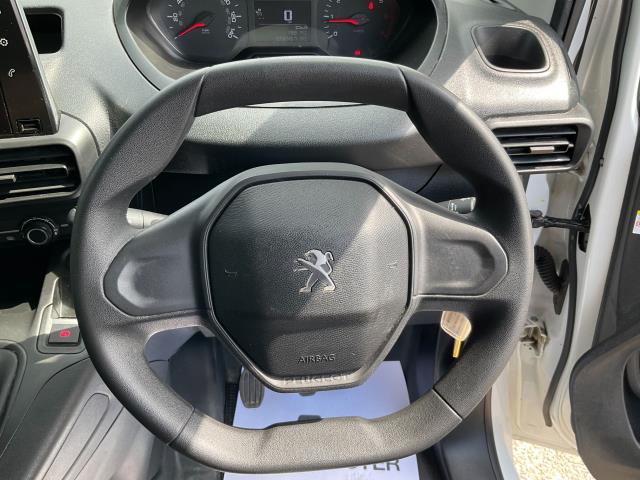 2020 Peugeot Partner 1000 1.5 Bluehdi 100 Professional Van (NU20KTT) Image 17