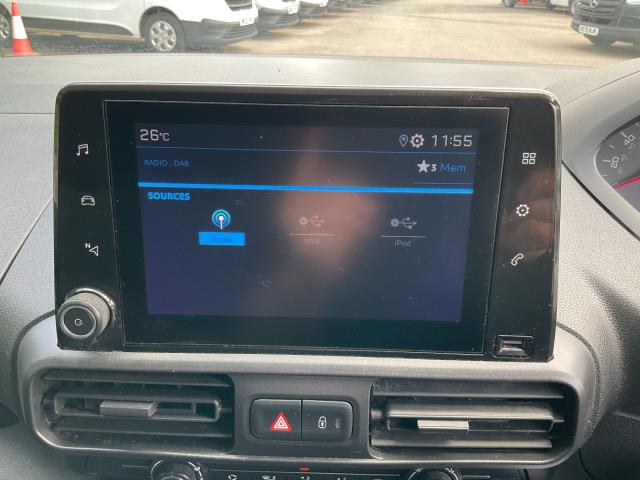 2020 Peugeot Partner 1000 1.5 Bluehdi 100 Professional Van (NU20KTT) Image 20