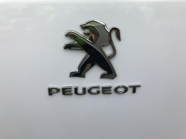 2020 Peugeot Partner 1000 1.5 Bluehdi 100 Professional Van (NU20OXF) Image 19