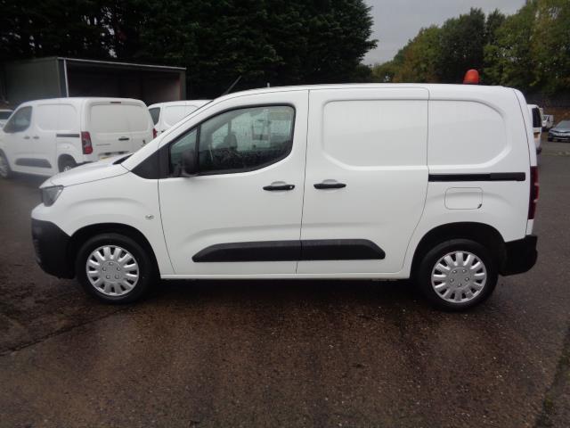 2020 Peugeot Partner 1000 1.5 Bluehdi 100 Professional Van (NU20OXN) Image 8