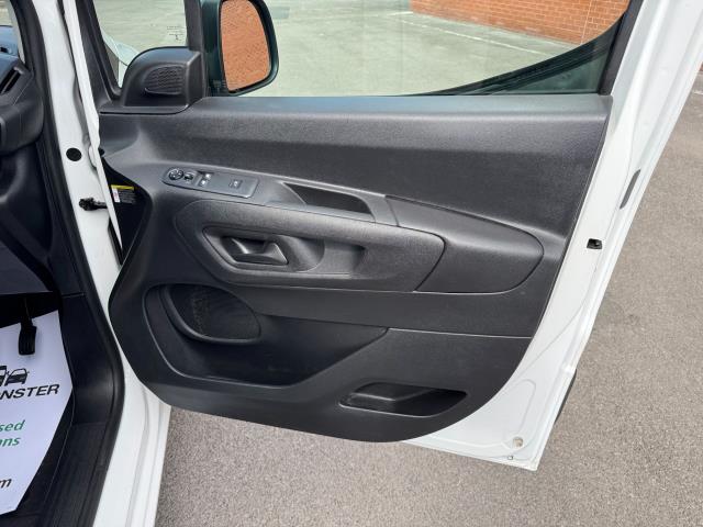 2021 Peugeot Partner 950 1.5 Bluehdi 100 Professional LONG Van (NU21GWP) Image 18