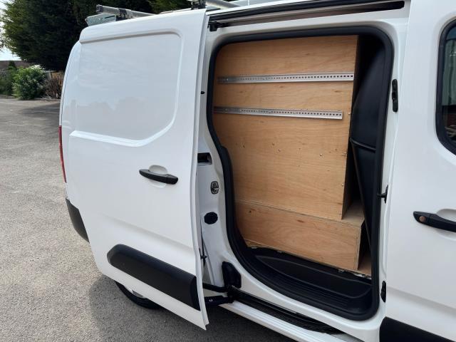 2021 Peugeot Partner 950 1.5 Bluehdi 100 Professional LONG Van (NU21GWP) Image 42