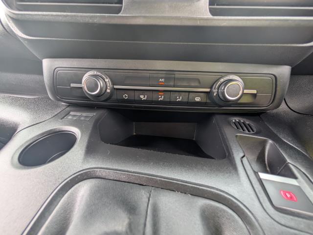 2021 Peugeot Partner 1000 1.5 Bluehdi 100 Professional Van (NU21HYW) Image 24