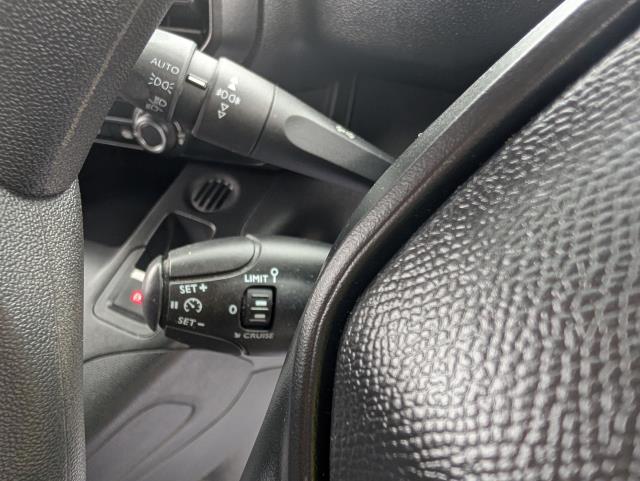 2021 Peugeot Partner 1000 1.5 Bluehdi 100 Professional Van (NU21HYW) Image 20