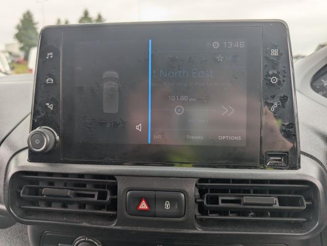 2021 Peugeot Partner 1000 1.5 Bluehdi 100 Professional Van (NU21HYW) Image 22