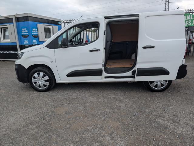 2021 Peugeot Partner 1000 1.5 Bluehdi 100 Professional Van (NU21HYW) Image 6