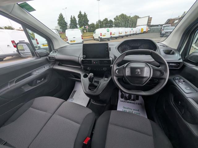 2021 Peugeot Partner 1000 1.5 Bluehdi 100 Professional Van (NU21HYW) Image 15