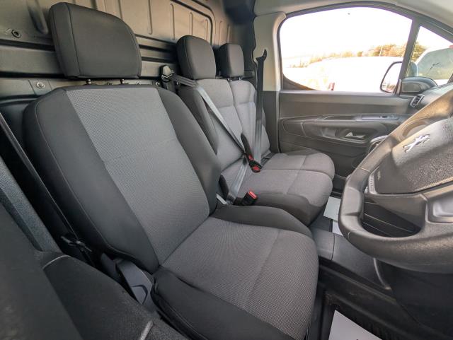 2021 Peugeot Partner 1000 1.5 Bluehdi 100 Professional Van (NU21HYX) Image 14