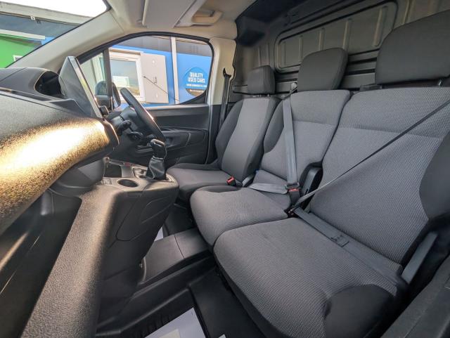 2021 Peugeot Partner 1000 1.5 Bluehdi 100 Professional Van (NU21HYX) Image 15