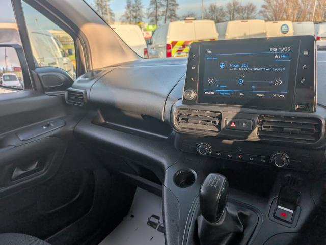 2021 Peugeot Partner 1000 1.5 Bluehdi 100 Professional Van (NU21HYX) Image 25