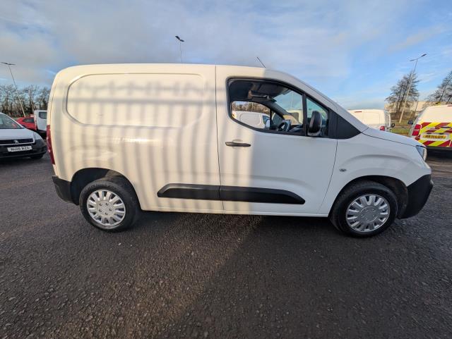2021 Peugeot Partner 1000 1.5 Bluehdi 100 Professional Van (NU21HYX) Image 13