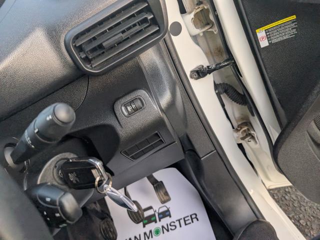 2021 Peugeot Partner 1000 1.5 Bluehdi 100 Professional Van (NU21HYX) Image 20