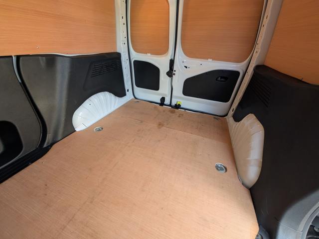 2021 Peugeot Partner 1000 1.5 Bluehdi 100 Professional Van (NU21HYX) Image 7