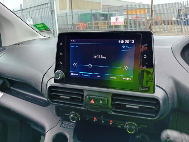 2021 Peugeot Partner L1 1000 1.5BLUE HDI 100PS PROFESSIONAL EURO 6 (NU21HYZ) Image 14