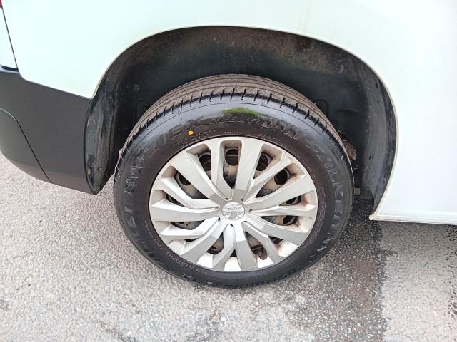 2021 Peugeot Partner L1 1000 1.5BLUE HDI 100PS PROFESSIONAL EURO 6 (NU21HYZ) Image 21