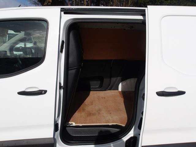 2021 Peugeot Partner 1000 1.5 Bluehdi 100 Professional Van (NU21HZD) Image 13