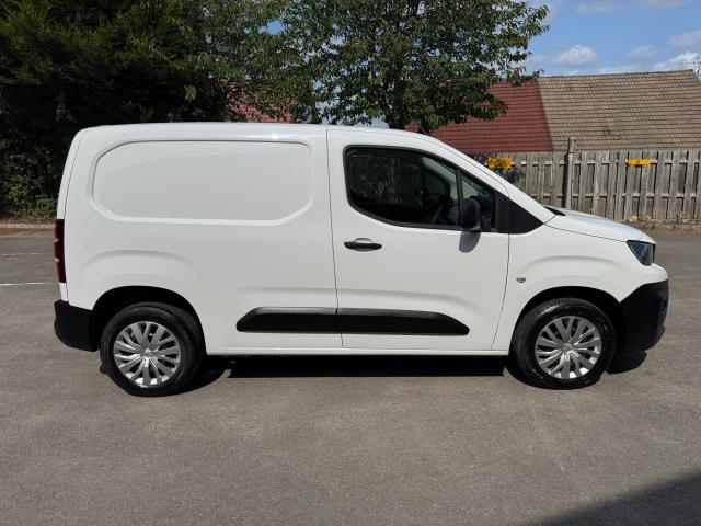 2021 Peugeot Partner 1000 1.5 Bluehdi 100 Professional Van (NU21HZN) Image 10
