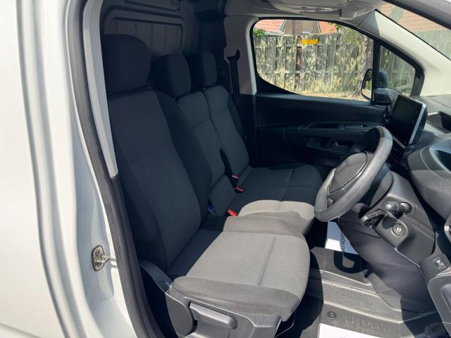 2021 Peugeot Partner 1000 1.5 Bluehdi 100 Professional Van (NU21HZN) Image 16