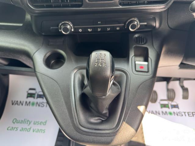 2021 Peugeot Partner 1000 1.5 Bluehdi 100 Professional Van (NU21HZN) Image 26